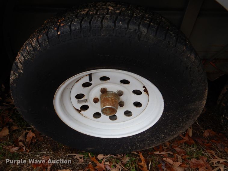 image for item LT9020 2002 WW  livestock trailer