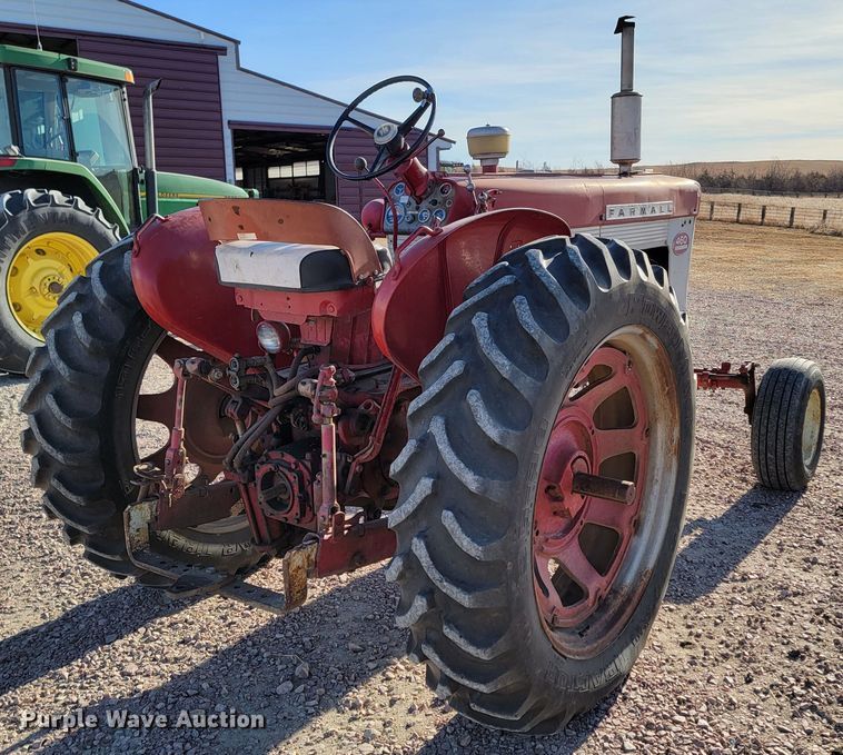 image for item ME9588 Farmall 460  tractor