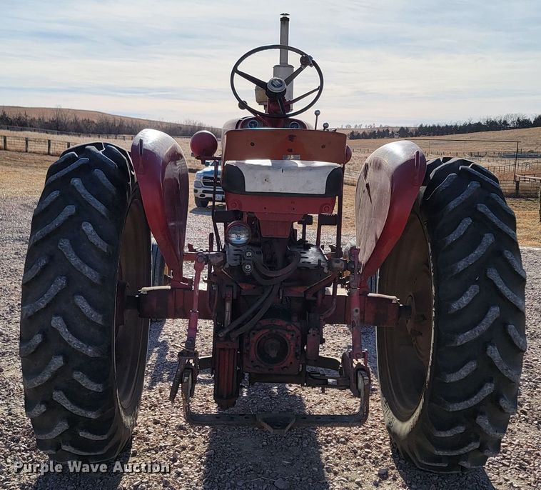 image for item ME9588 Farmall 460  tractor