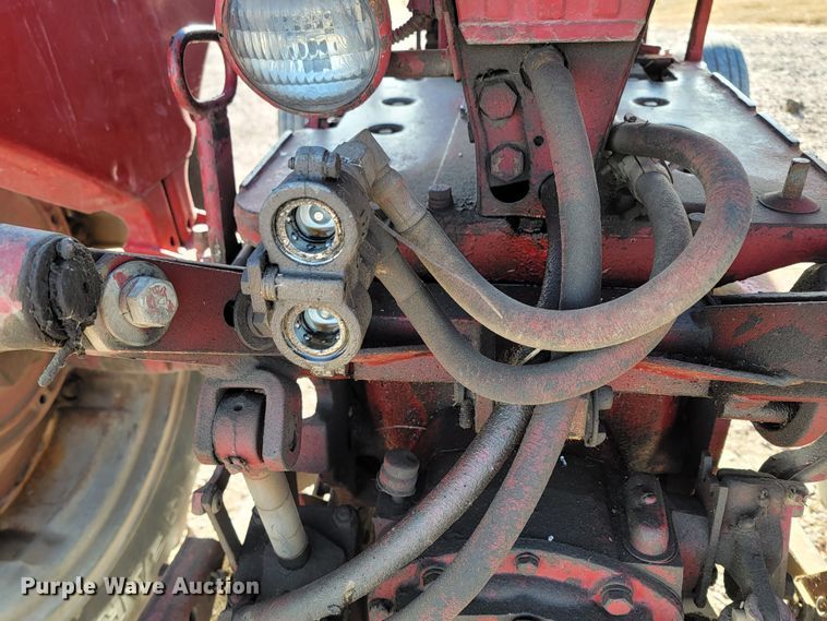 image for item ME9588 Farmall 460  tractor
