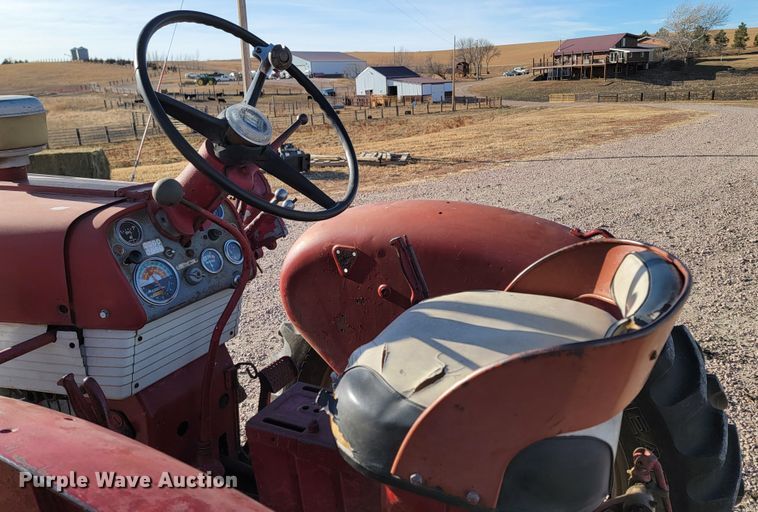 image for item ME9588 Farmall 460  tractor