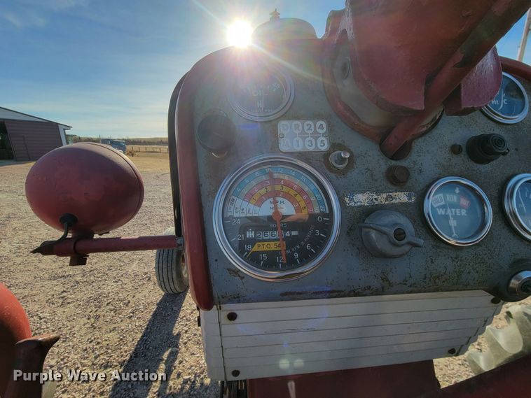 image for item ME9588 Farmall 460  tractor