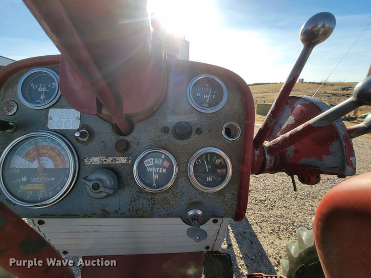 image for item ME9588 Farmall 460  tractor