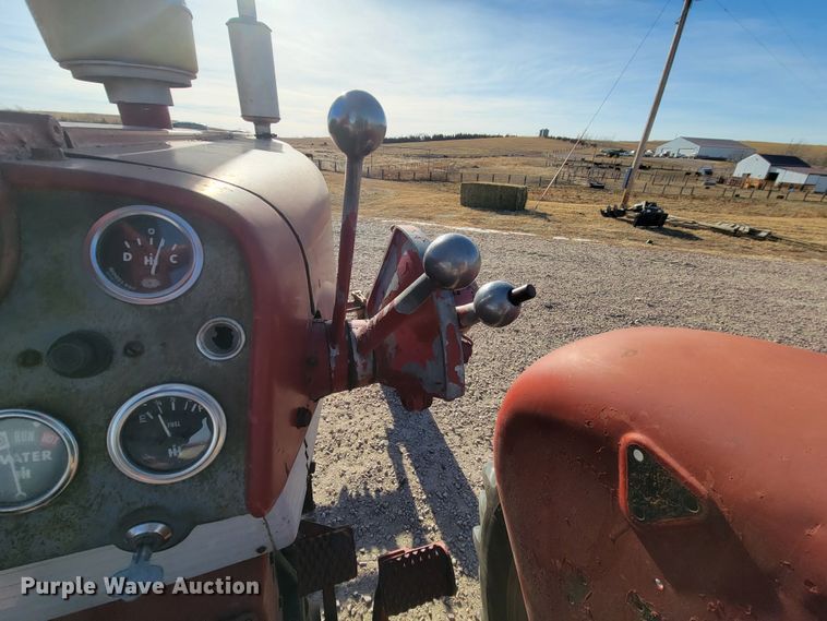 image for item ME9588 Farmall 460  tractor