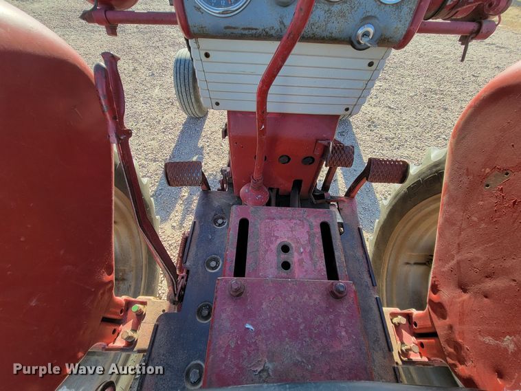 image for item ME9588 Farmall 460  tractor