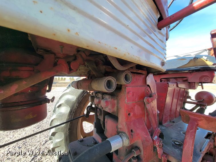 image for item ME9588 Farmall 460  tractor