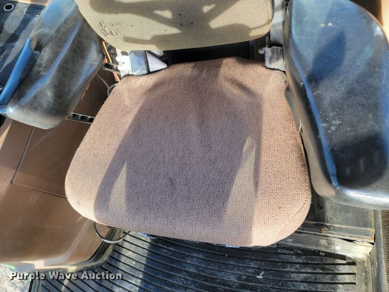 image for item ME9589 1997 John Deere 7410  MFWD tractor