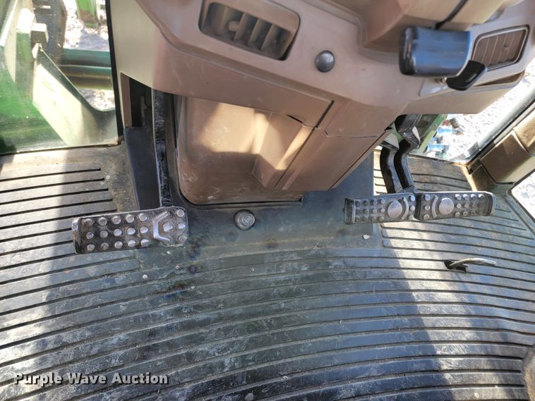 image for item ME9589 1997 John Deere 7410  MFWD tractor