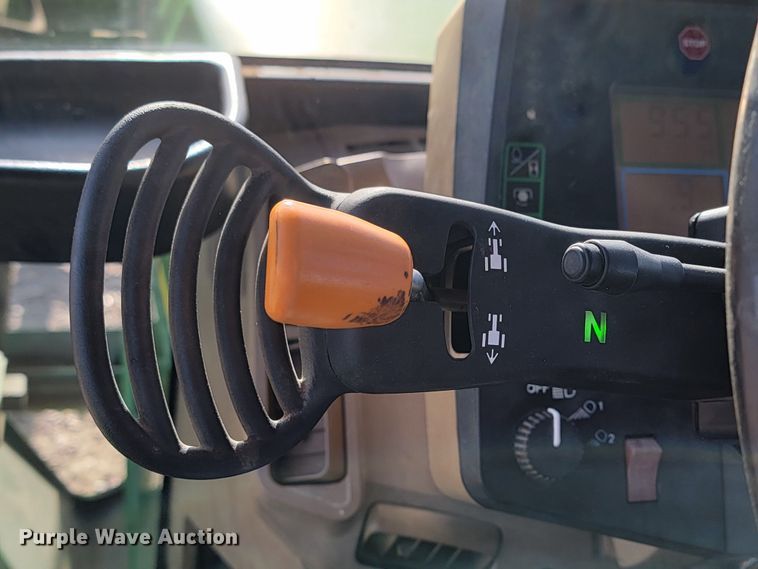 image for item ME9589 1997 John Deere 7410  MFWD tractor