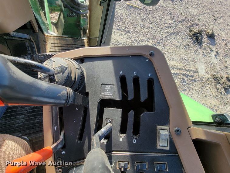 image for item ME9589 1997 John Deere 7410  MFWD tractor