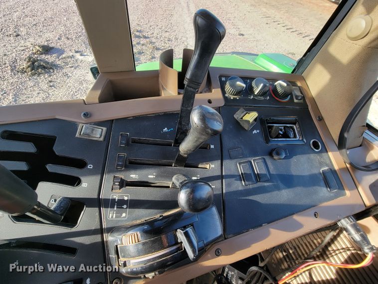 image for item ME9589 1997 John Deere 7410  MFWD tractor