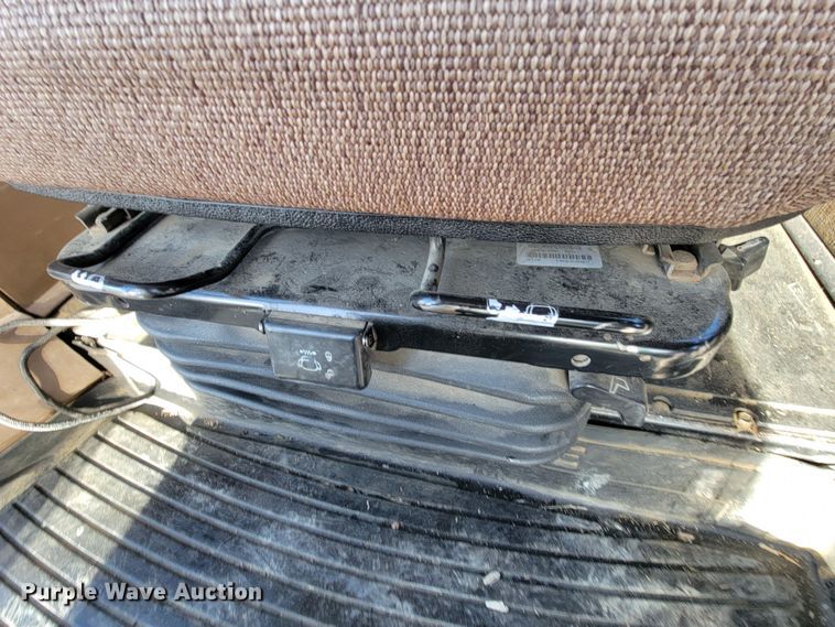 image for item ME9589 1997 John Deere 7410  MFWD tractor