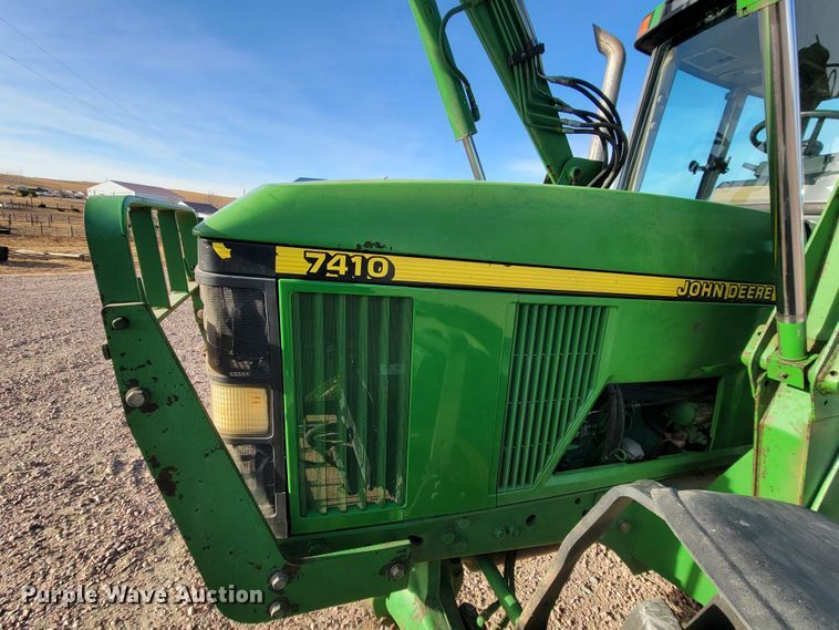 image for item ME9589 1997 John Deere 7410  MFWD tractor