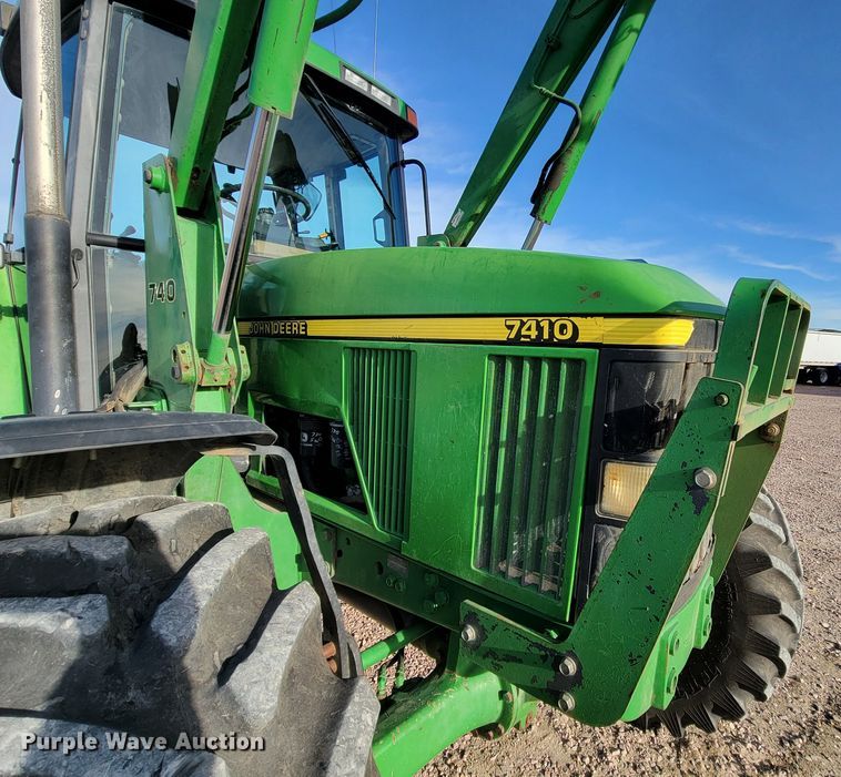image for item ME9589 1997 John Deere 7410  MFWD tractor