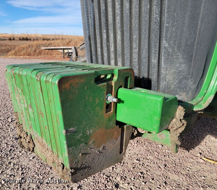 image for item ME9590 2004 John Deere 8320  MFWD tractor