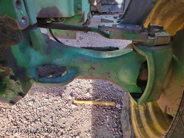 image for item ME9590 2004 John Deere 8320  MFWD tractor