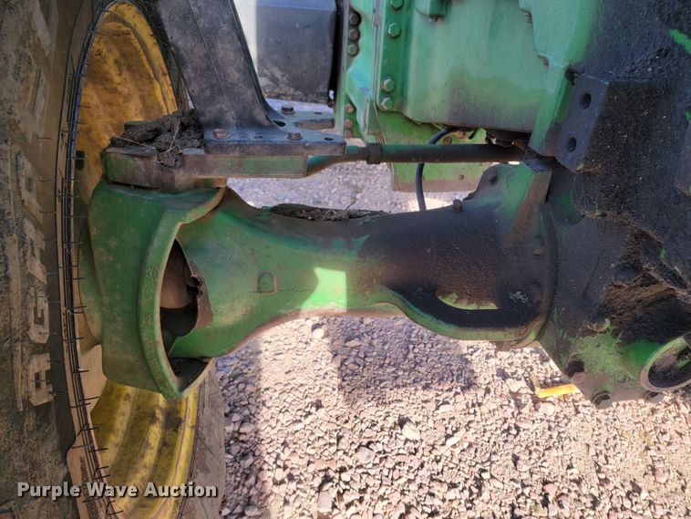 image for item ME9590 2004 John Deere 8320  MFWD tractor