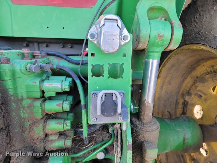 image for item ME9590 2004 John Deere 8320  MFWD tractor