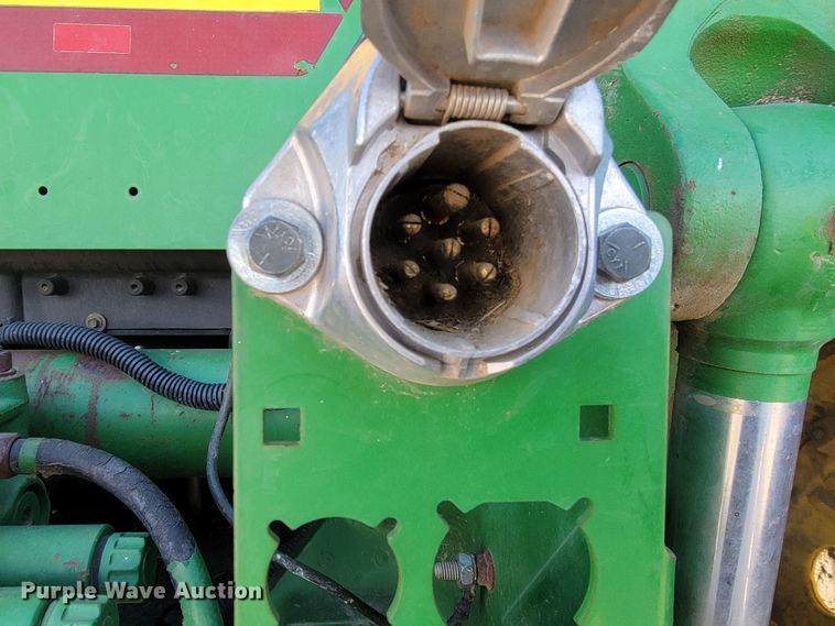 image for item ME9590 2004 John Deere 8320  MFWD tractor