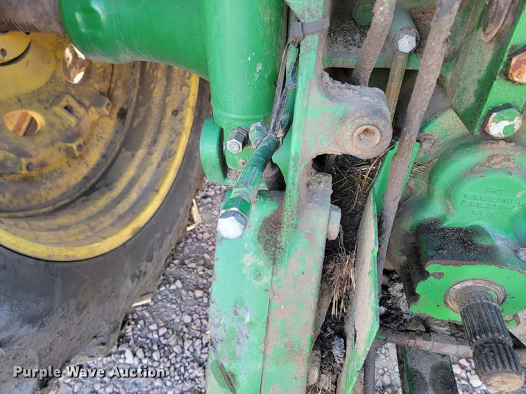 image for item ME9590 2004 John Deere 8320  MFWD tractor
