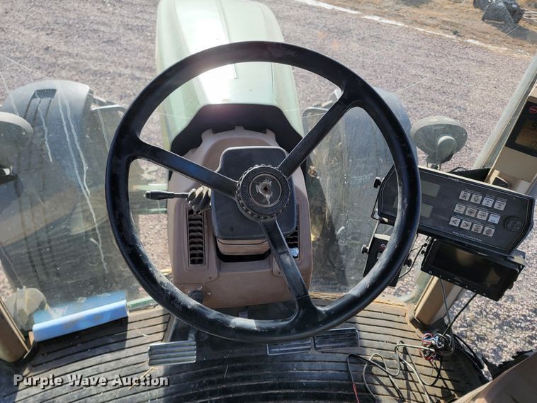 image for item ME9590 2004 John Deere 8320  MFWD tractor