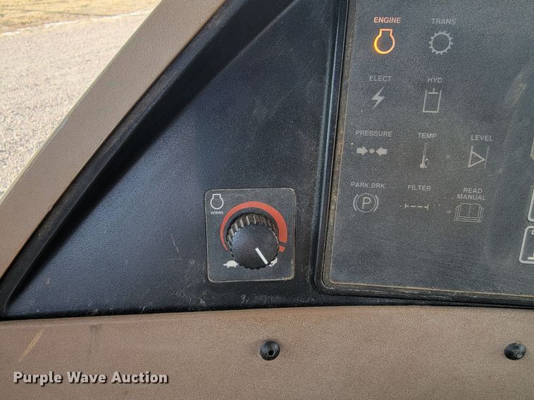 image for item ME9590 2004 John Deere 8320  MFWD tractor