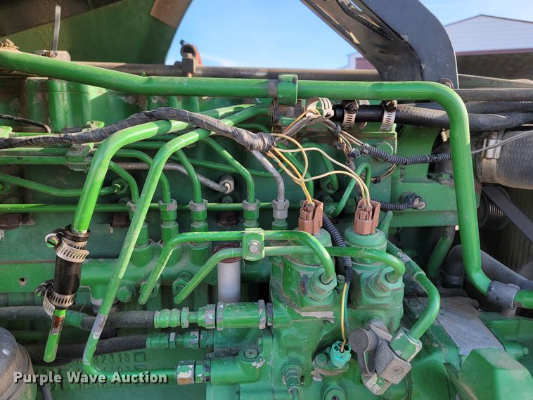 image for item ME9590 2004 John Deere 8320  MFWD tractor