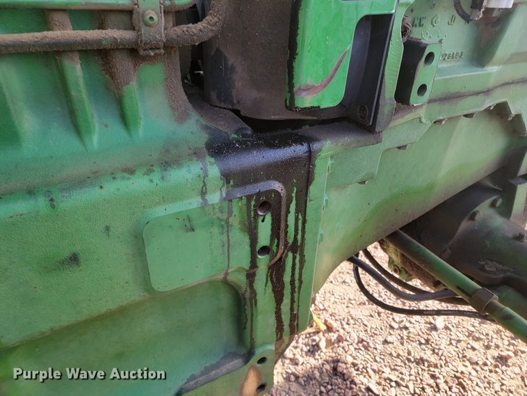 image for item ME9590 2004 John Deere 8320  MFWD tractor