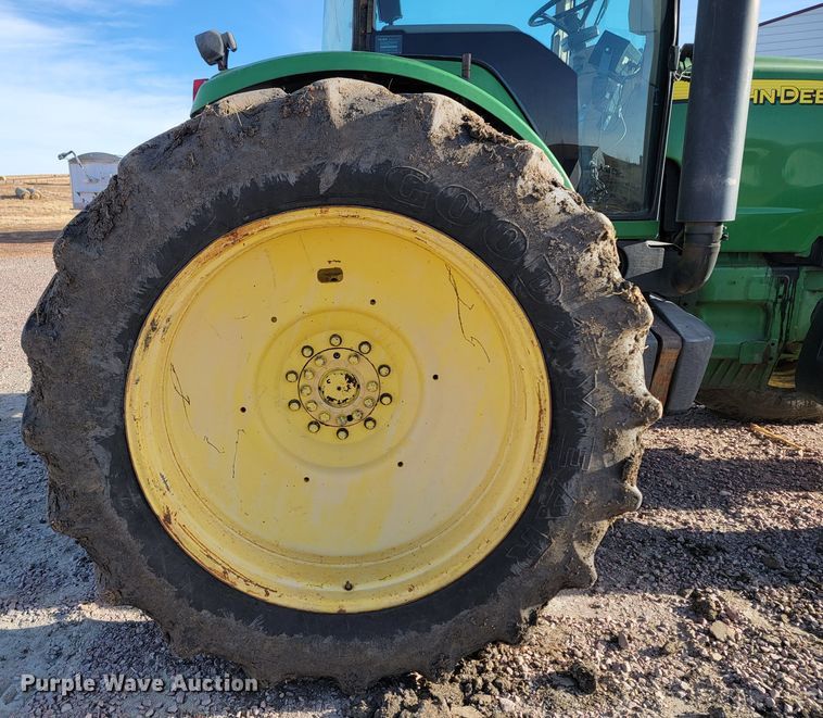 image for item ME9590 2004 John Deere 8320  MFWD tractor