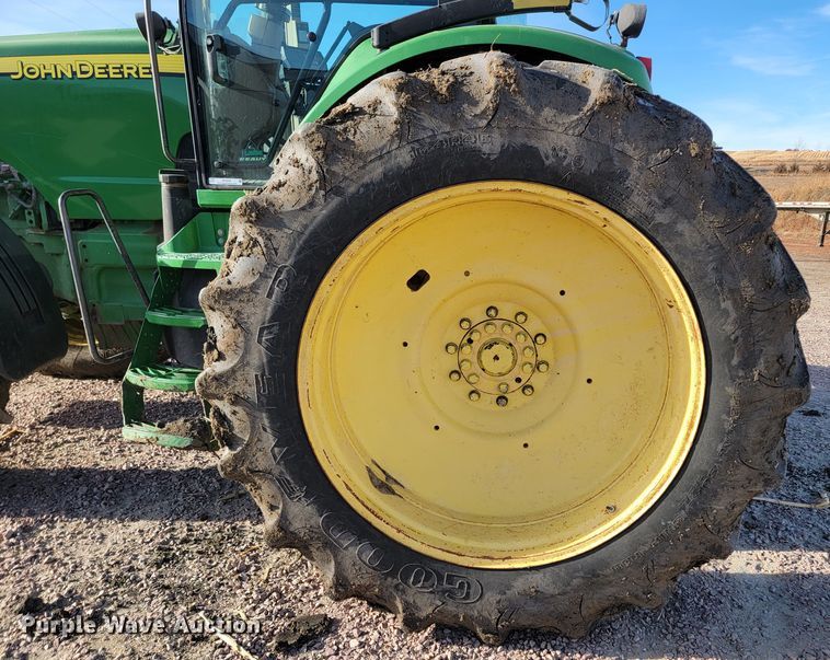 image for item ME9590 2004 John Deere 8320  MFWD tractor