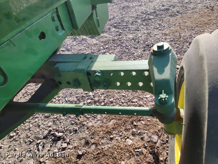 image for item ME9591 1983 John Deere 4650  tractor