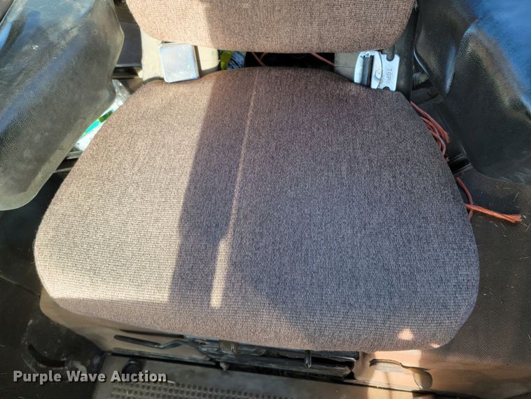 image for item ME9591 1983 John Deere 4650  tractor