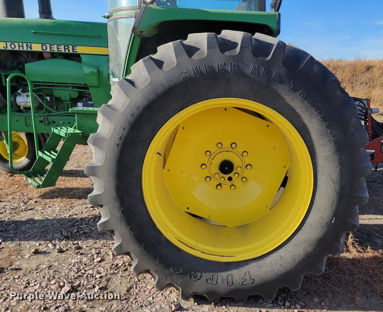 image for item ME9591 1983 John Deere 4650  tractor