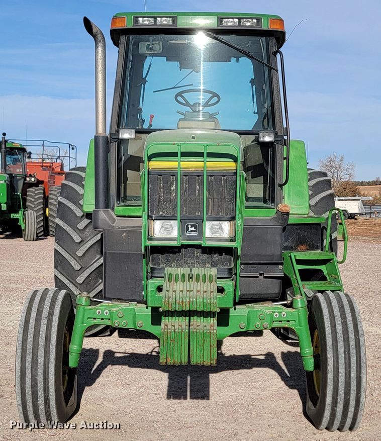 image for item ME9592 1996 John Deere 7600  tractor