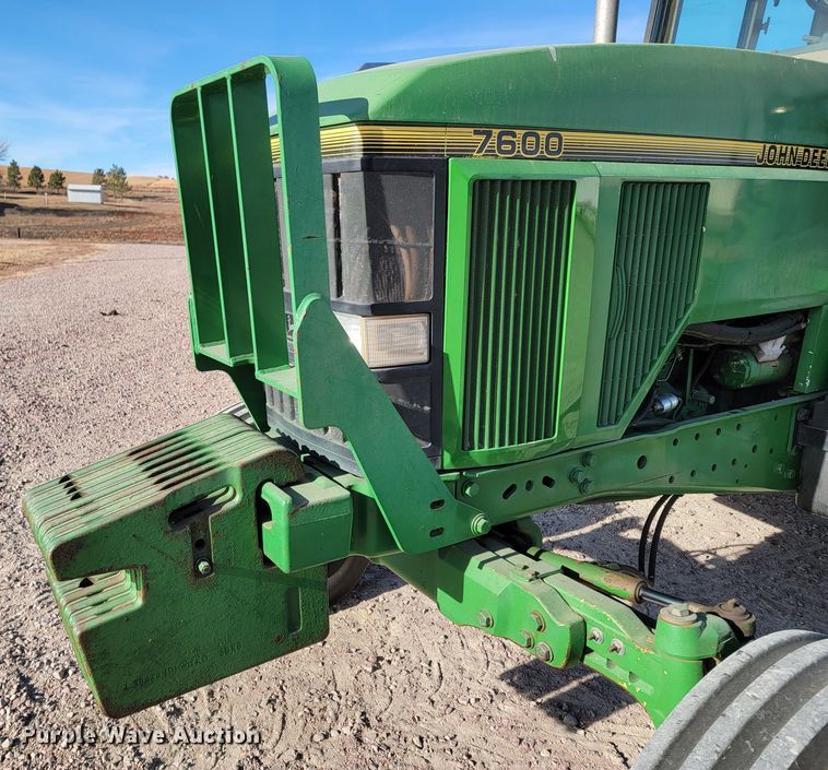 image for item ME9592 1996 John Deere 7600  tractor