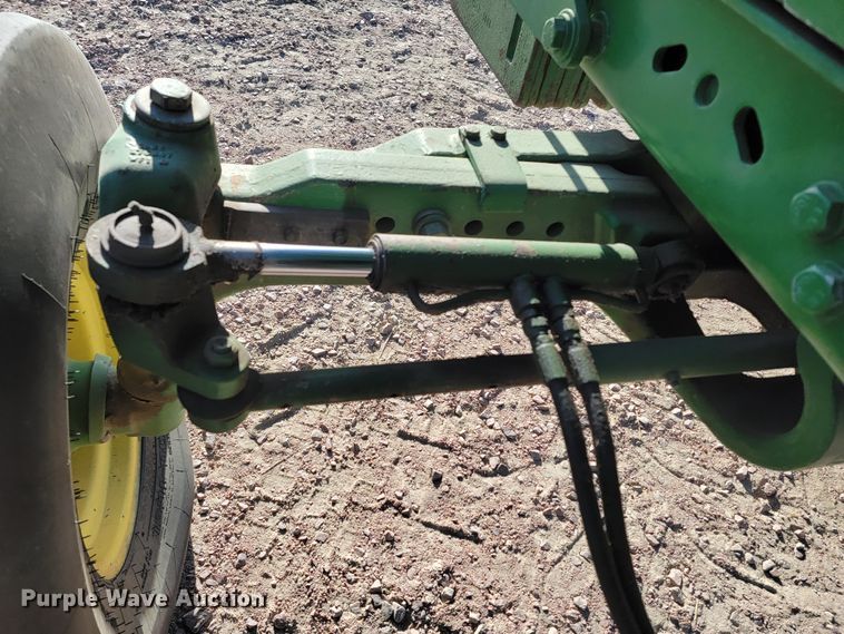 image for item ME9592 1996 John Deere 7600  tractor