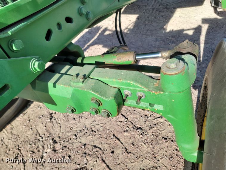 image for item ME9592 1996 John Deere 7600  tractor