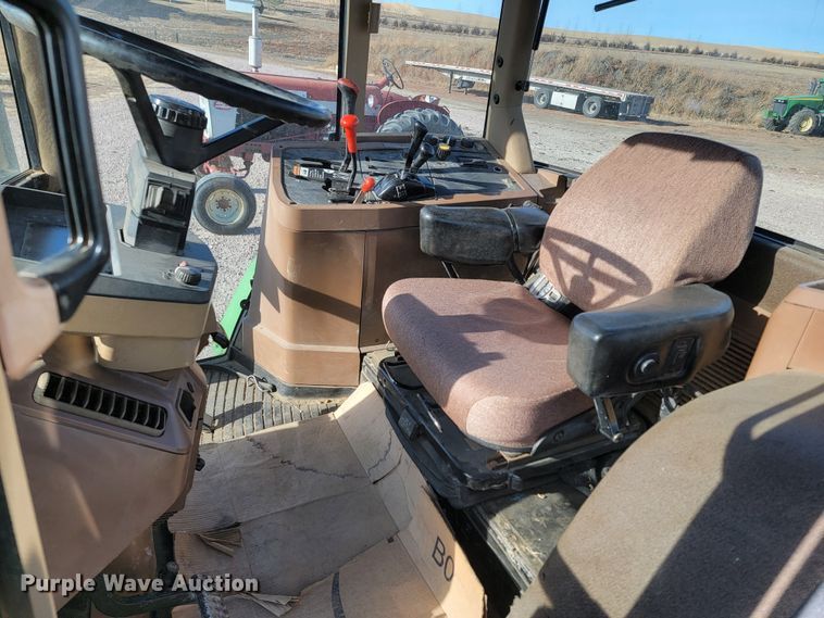 image for item ME9592 1996 John Deere 7600  tractor