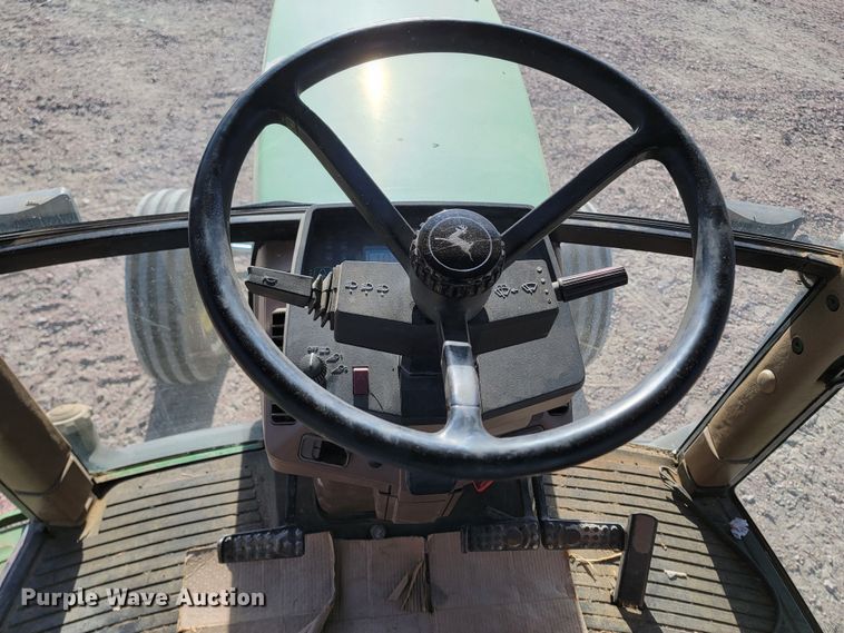 image for item ME9592 1996 John Deere 7600  tractor