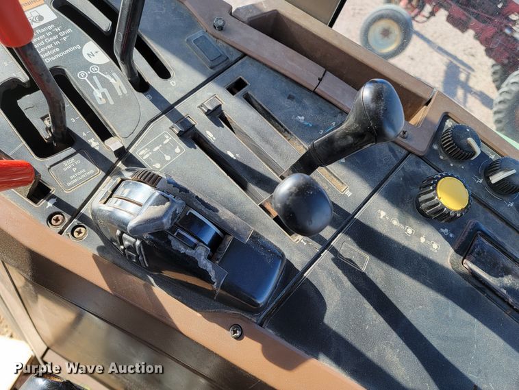 image for item ME9592 1996 John Deere 7600  tractor