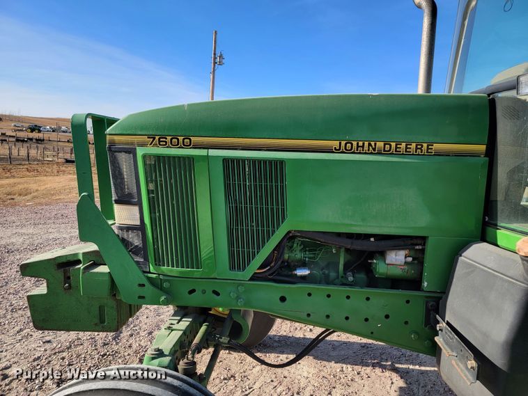 image for item ME9592 1996 John Deere 7600  tractor