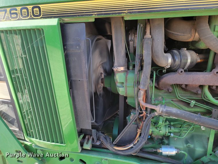 image for item ME9592 1996 John Deere 7600  tractor