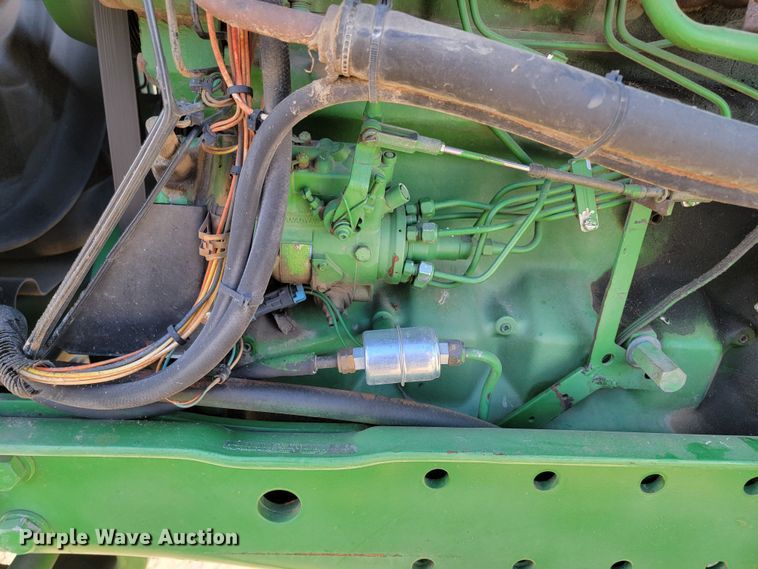 image for item ME9592 1996 John Deere 7600  tractor