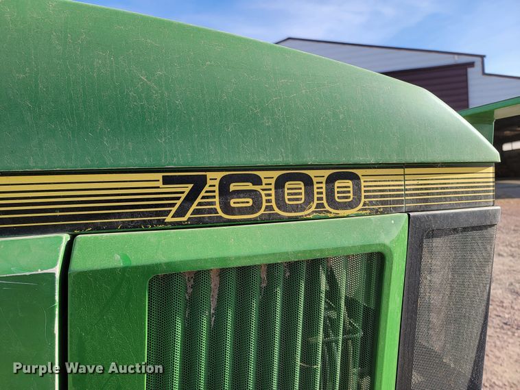 image for item ME9592 1996 John Deere 7600  tractor