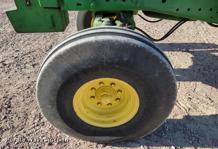 image for item ME9592 1996 John Deere 7600  tractor