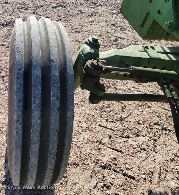 image for item ME9592 1996 John Deere 7600  tractor