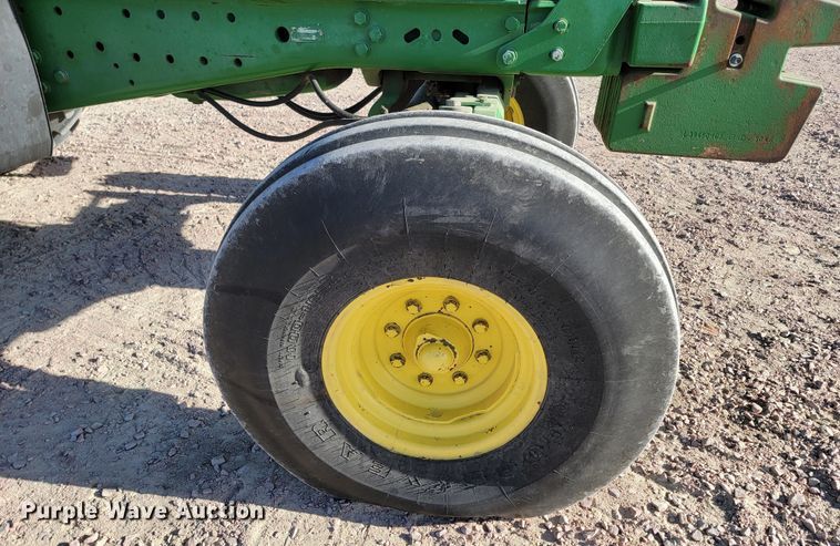 image for item ME9592 1996 John Deere 7600  tractor