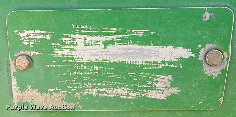 image for item ME9592 1996 John Deere 7600  tractor