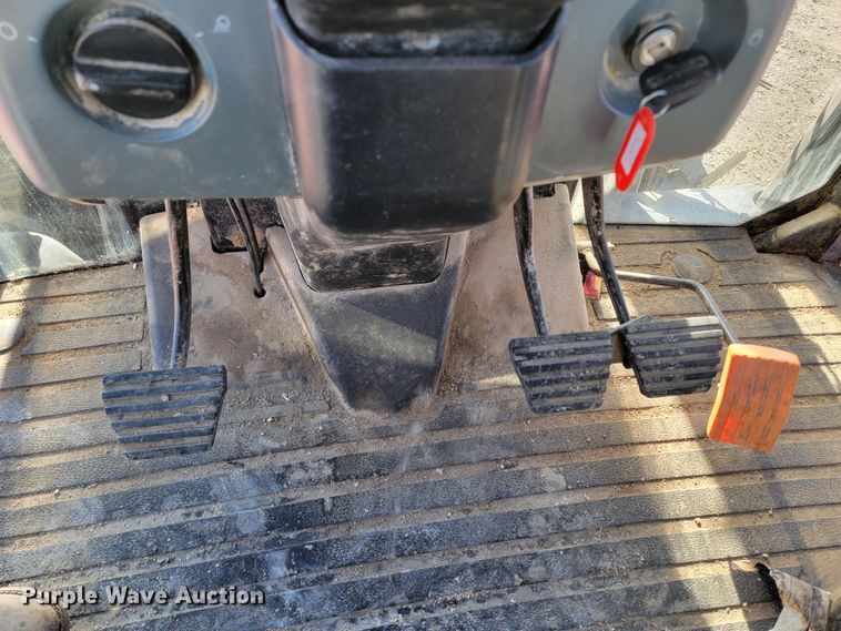 image for item ME9596 2005 McCormick MTX120  MFWD tractor