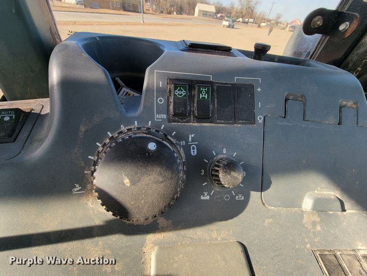 image for item ME9596 2005 McCormick MTX120  MFWD tractor